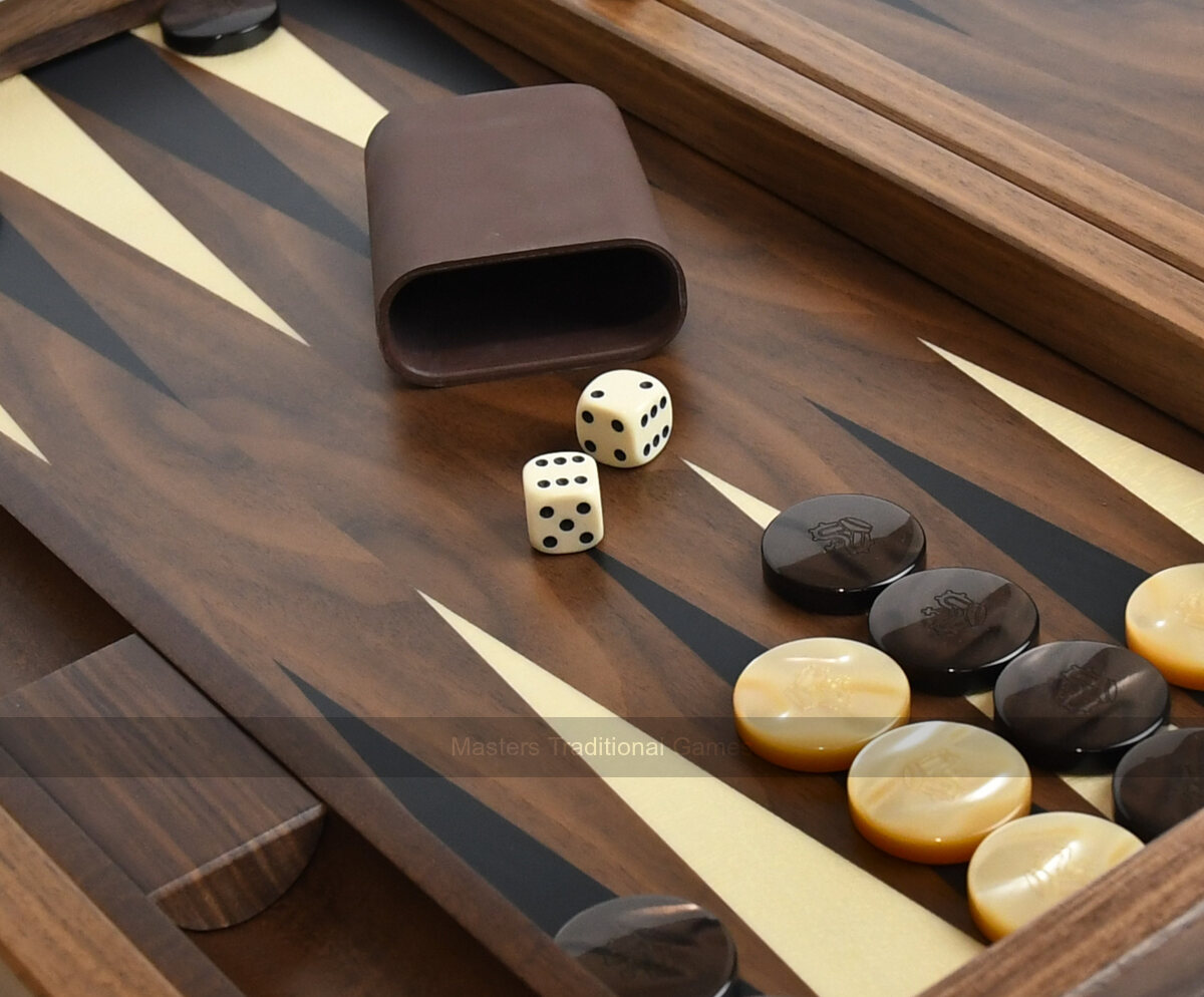 Dal Negro London Walnut 19-inch Backgammon Set - Masters Traditional Games Dal Negro London Walnut 19-inch Backgammon Set