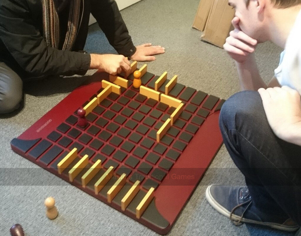 Gigamic Giant Quoridor - Masters Traditional Games Gigamic Giant Quoridor