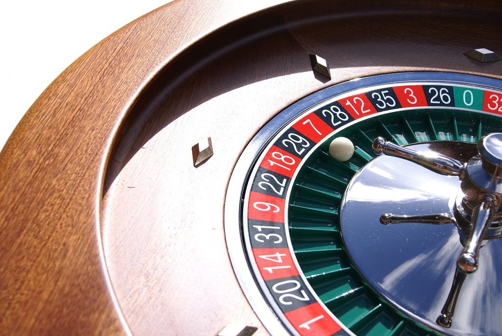Dal Negro Montecarlo 50cm Mahogany Roulette Wheel - Masters Traditional Games shop Dal Negro Montecarlo 50cm Mahogany Roulette Wheel