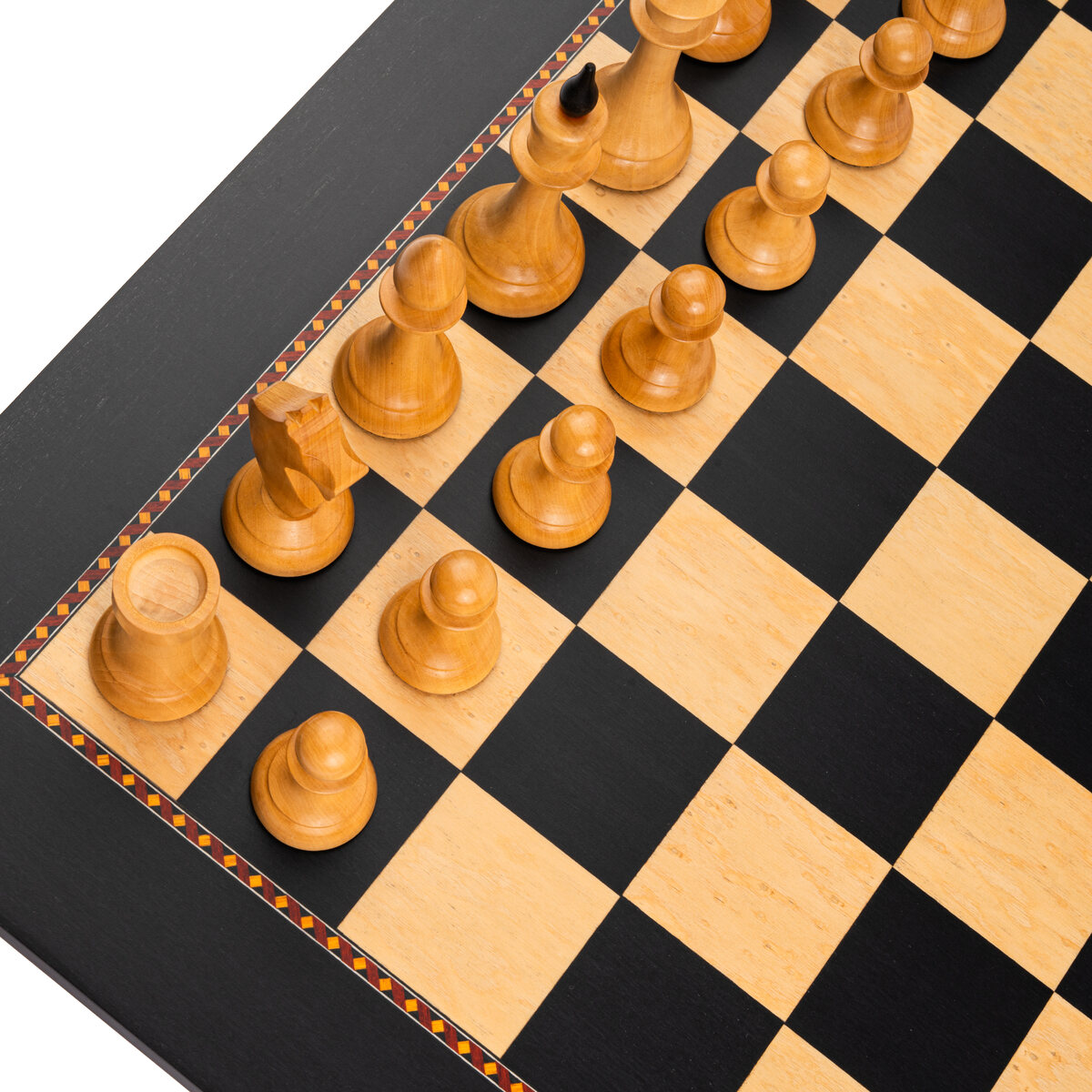 Ferrer - The Queen's Gambit Official Chess Set - Masters Traditional Games Ferrer - The Queen's Gambit Official Chess Set