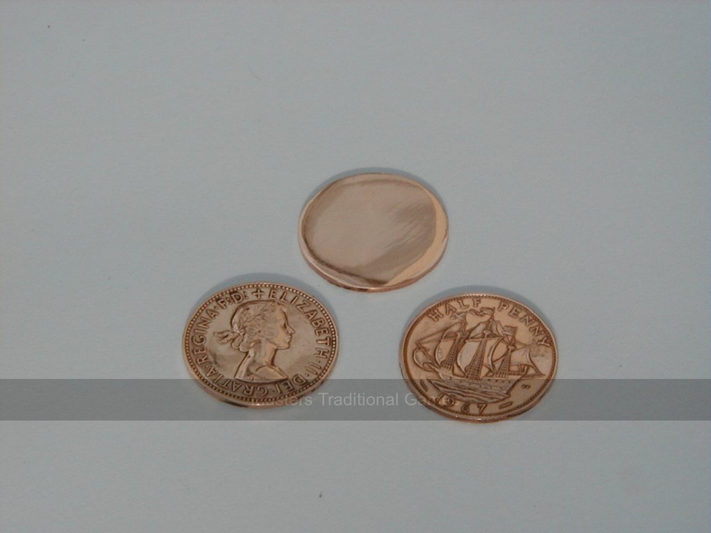Set of 5 old English Ha'pennies smoothed (heads side visible) - Masters Traditional Games Set of 5 old English Ha'pennies smoothed (heads side visible)