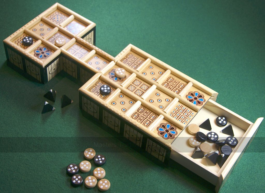 Wooden Royal Game of Ur with Drawer & Pyramid Dice - Masters Traditional Games Wooden Royal Game of Ur with Drawer & Pyramid Dice