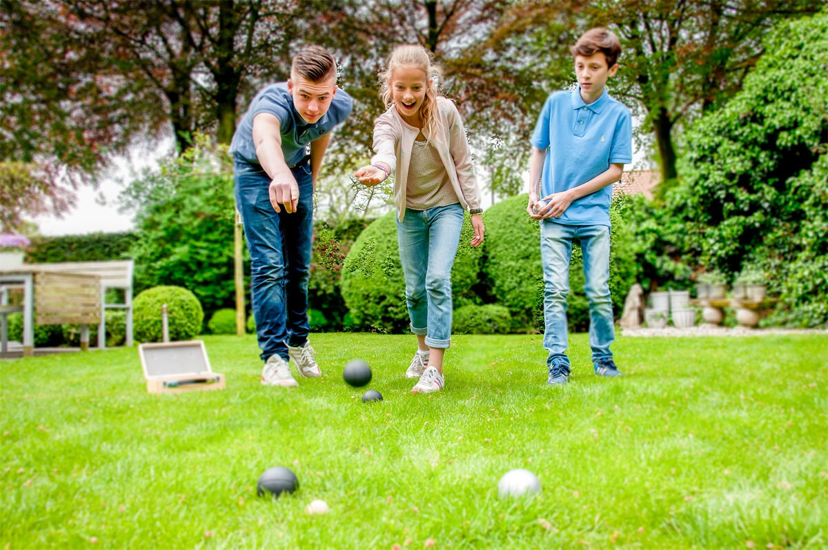 Jeu de Boules / Petanque Set - 6 Boules with Wooden Case - Masters Traditional Games Jeu de Boules / Petanque Set - 6 Boules with Wooden Case