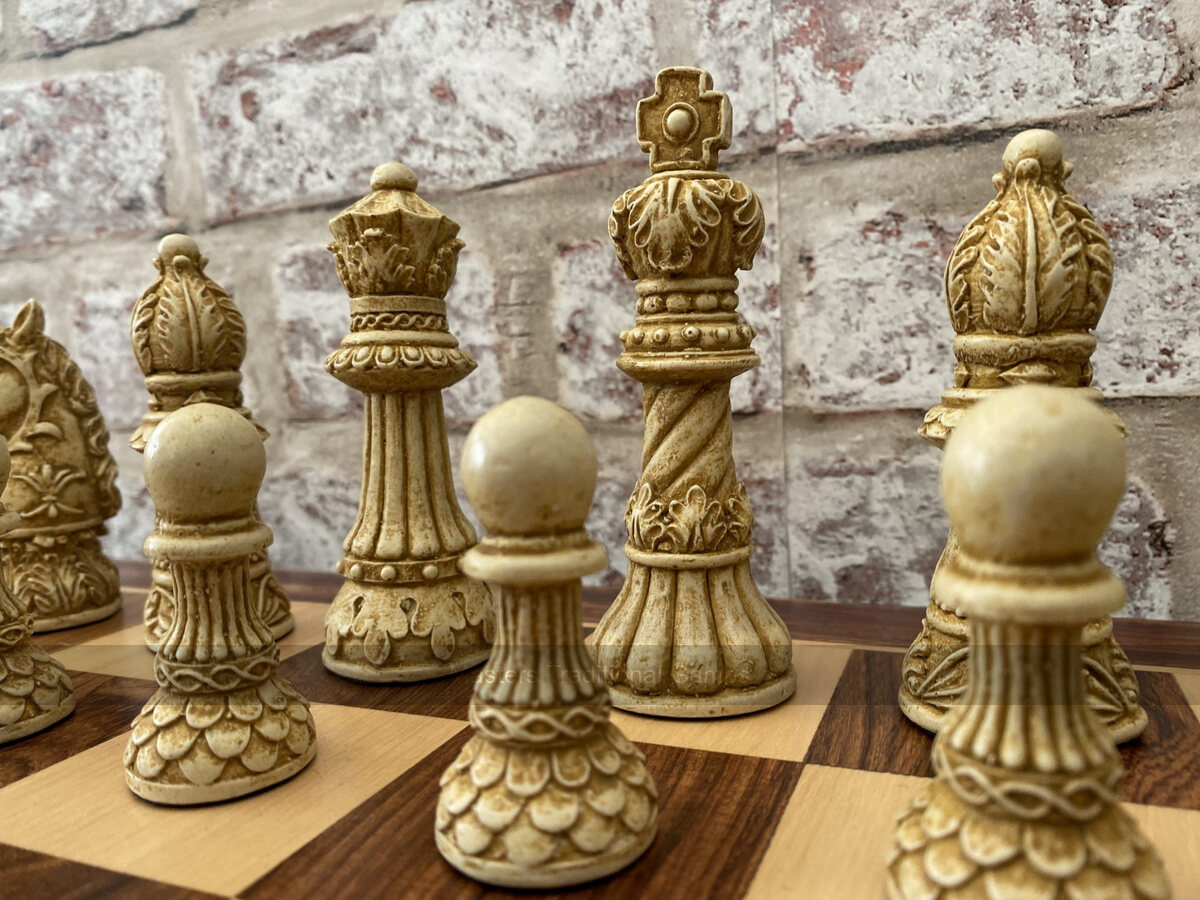 Ornate Staunton Berkeley Chess Set with 4.25 inch King - Masters Traditional Games Ornate Staunton Berkeley Chess Set with 4.25 inch King