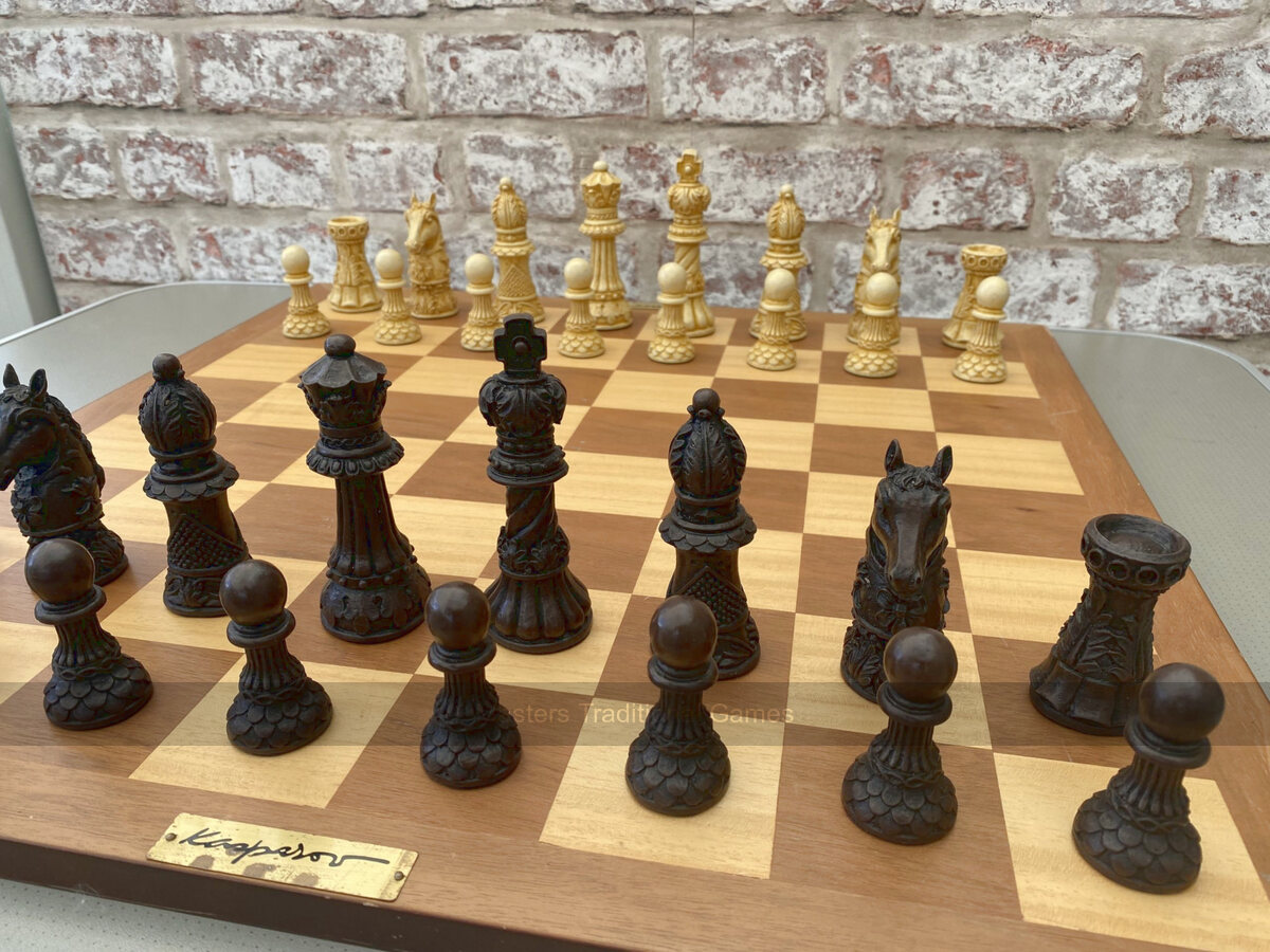 Ornate Staunton Berkeley Chess Set with 4.25 inch King - Masters Traditional Games Ornate Staunton Berkeley Chess Set with 4.25 inch King