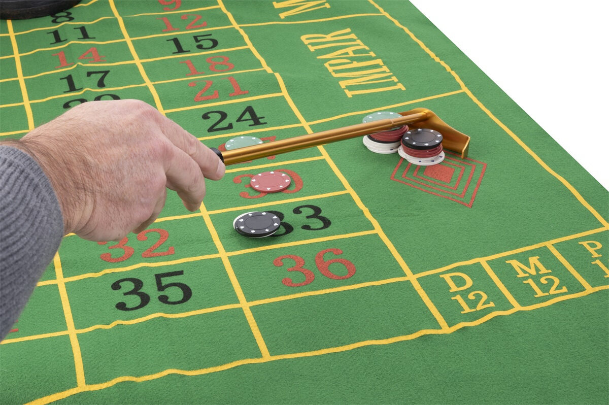 60cm telescopic chip rake - Masters Traditional Games shop 60cm telescopic chip rake