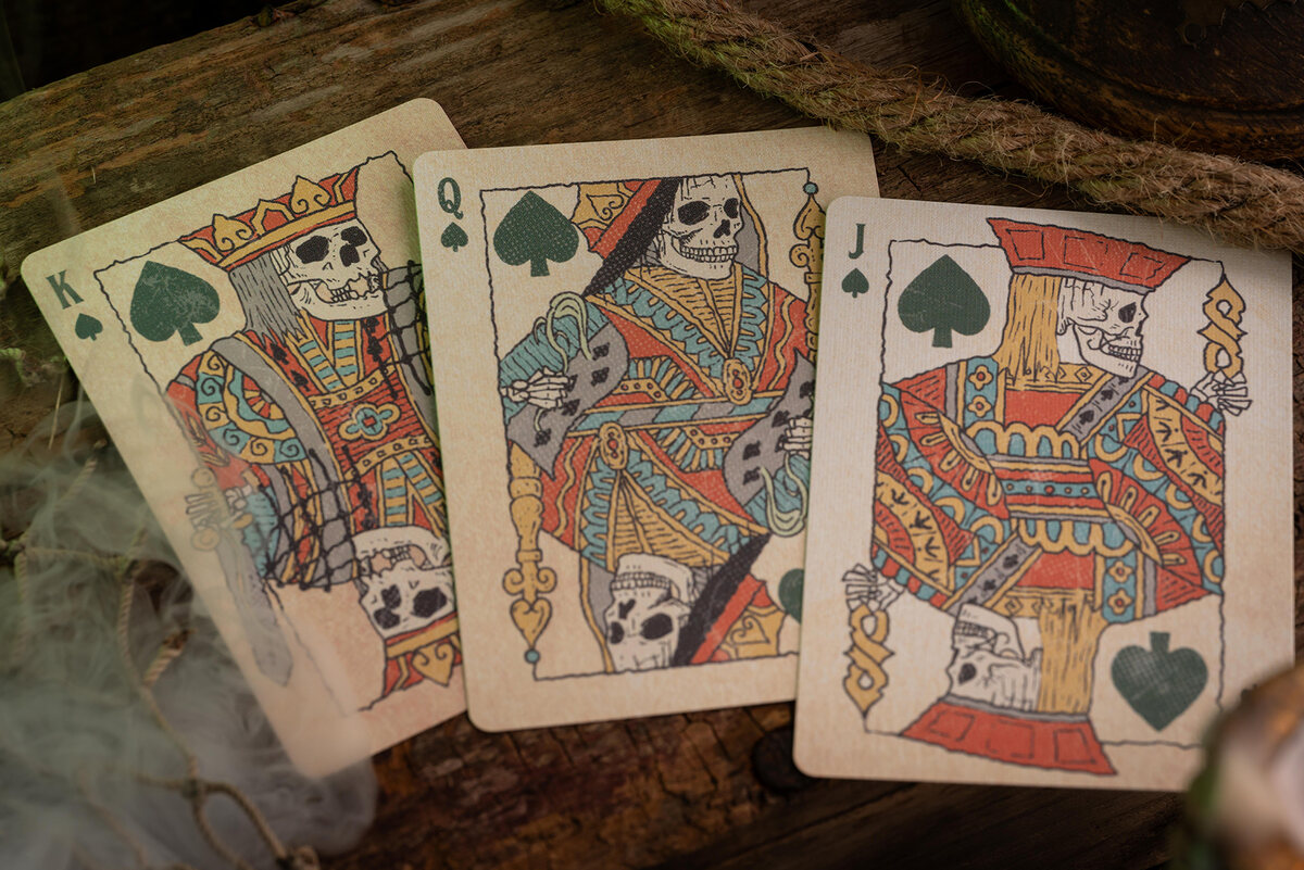 A. Haines Albatross No. 6 Playing Cards - Black Gilded Edition - Masters Traditional Games A. Haines Albatross No. 6 Playing Cards - Black Gilded Edition