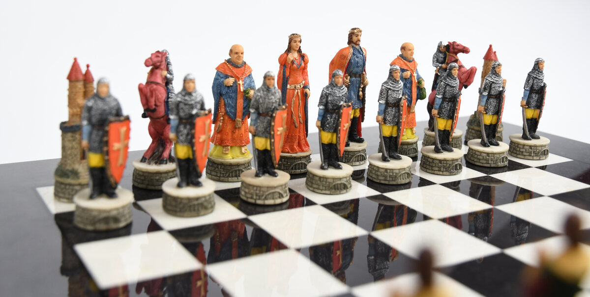 Italfama Robin Hood Chess Pieces - Resin, Hand-Painted - Masters Traditional Games Italfama Robin Hood Chess Pieces - Resin, Hand-Painted