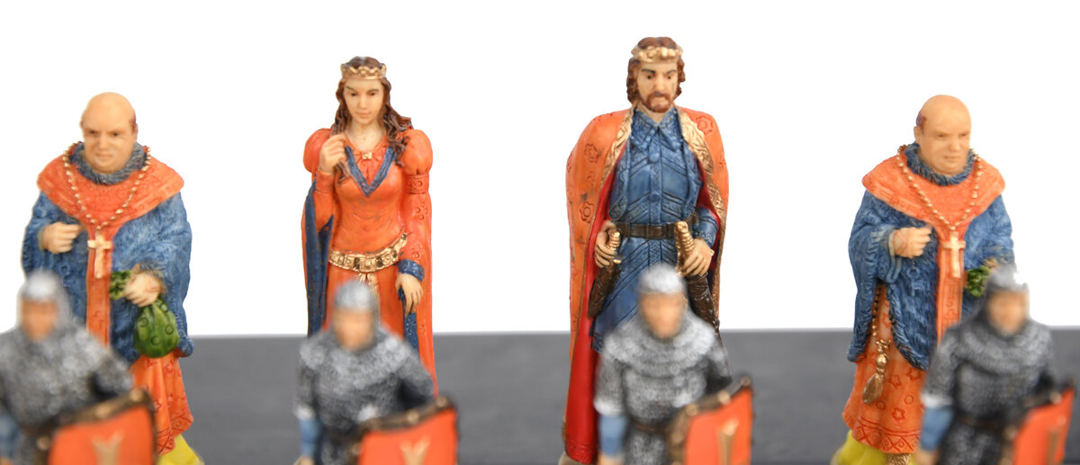 Italfama Robin Hood Chess Pieces - Resin, Hand-Painted - Masters Traditional Games Italfama Robin Hood Chess Pieces - Resin, Hand-Painted