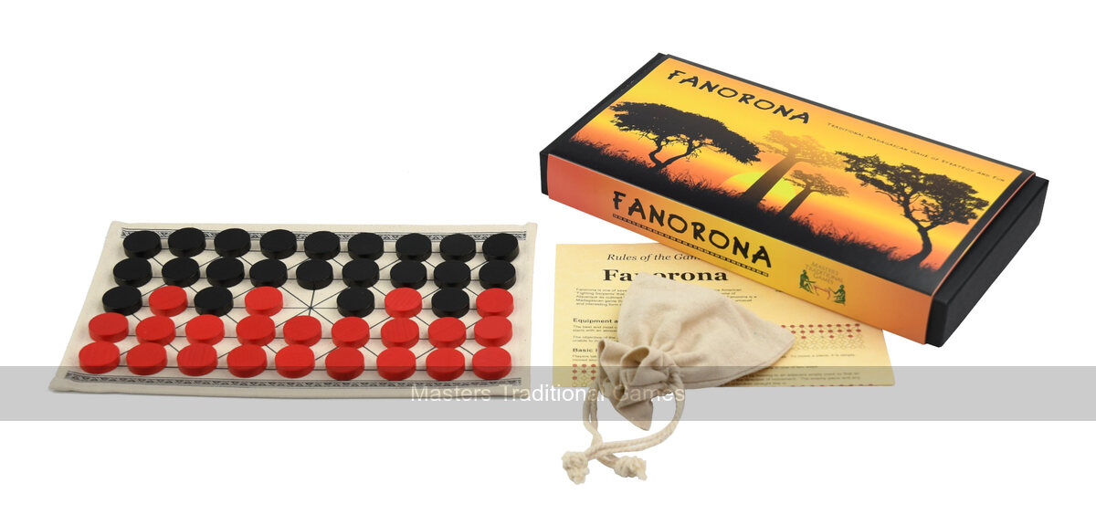 Madagascan Fanorona (Cloth Board Game in Box) - Masters Traditional Games Madagascan Fanorona (Cloth Board Game in Box)
