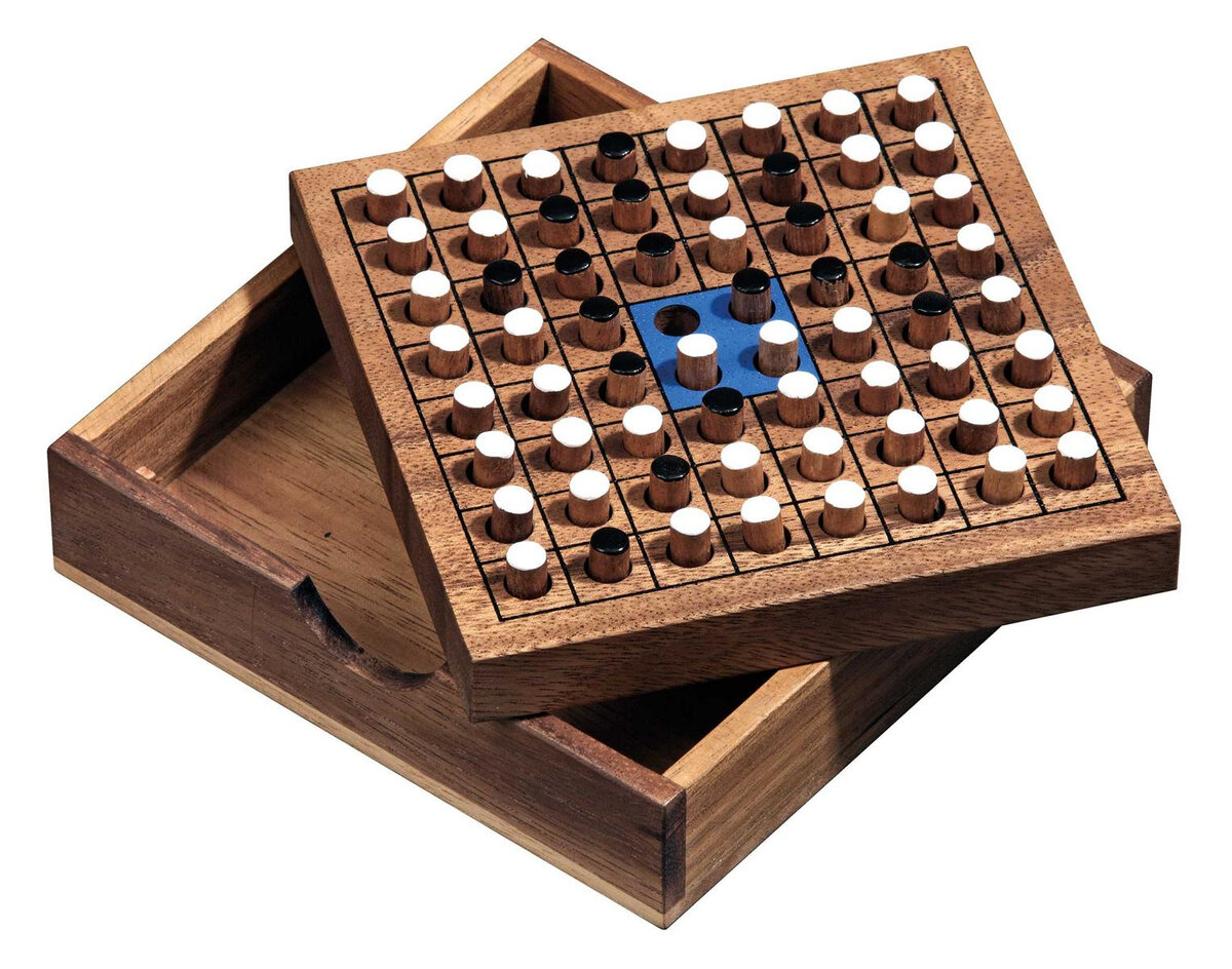 Othello - Reversi - Travel Size - Masters Traditional Games Othello - Reversi - Travel Size